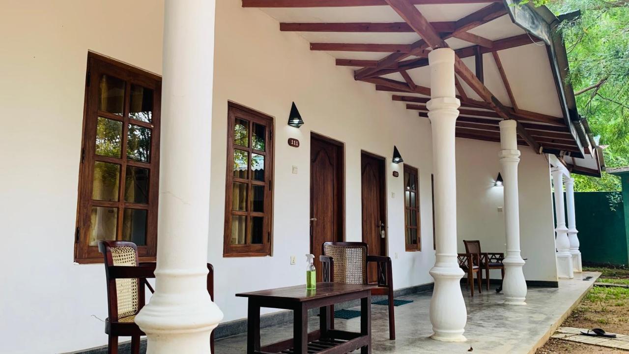Kingfisher Resort Sigiriya Exterior photo