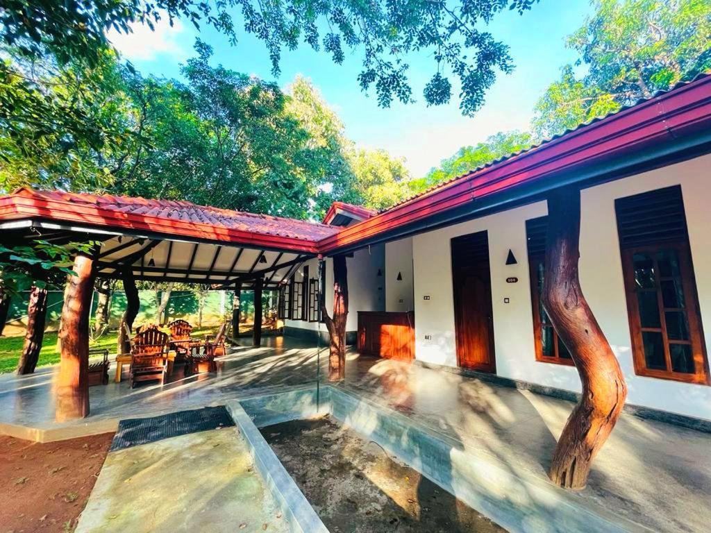 Kingfisher Resort Sigiriya Exterior photo