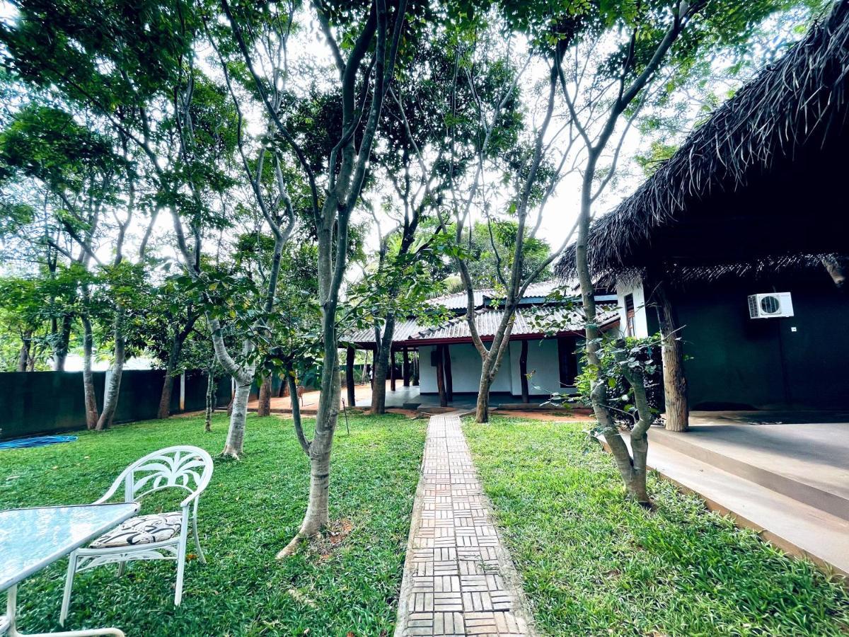 Kingfisher Resort Sigiriya Exterior photo