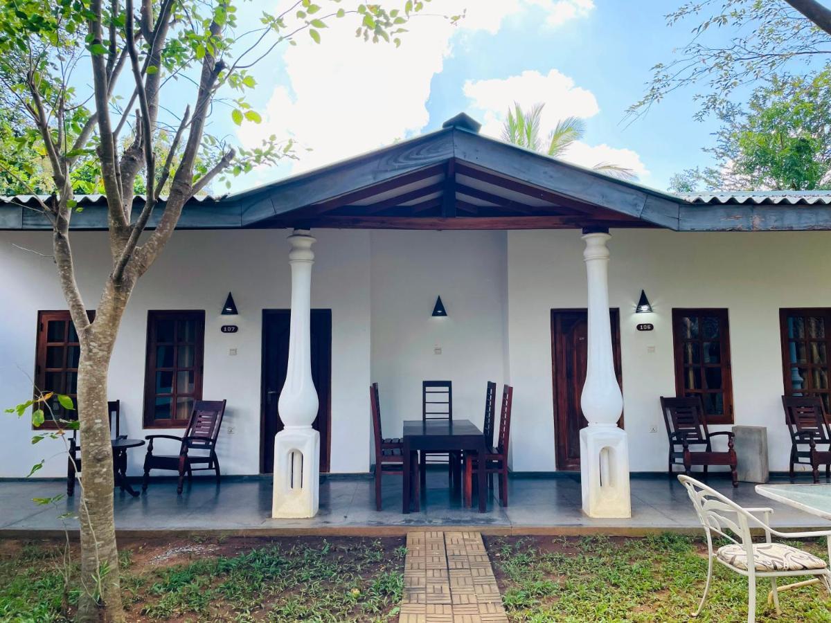 Kingfisher Resort Sigiriya Exterior photo