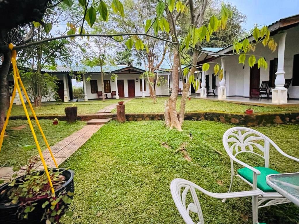Kingfisher Resort Sigiriya Exterior photo