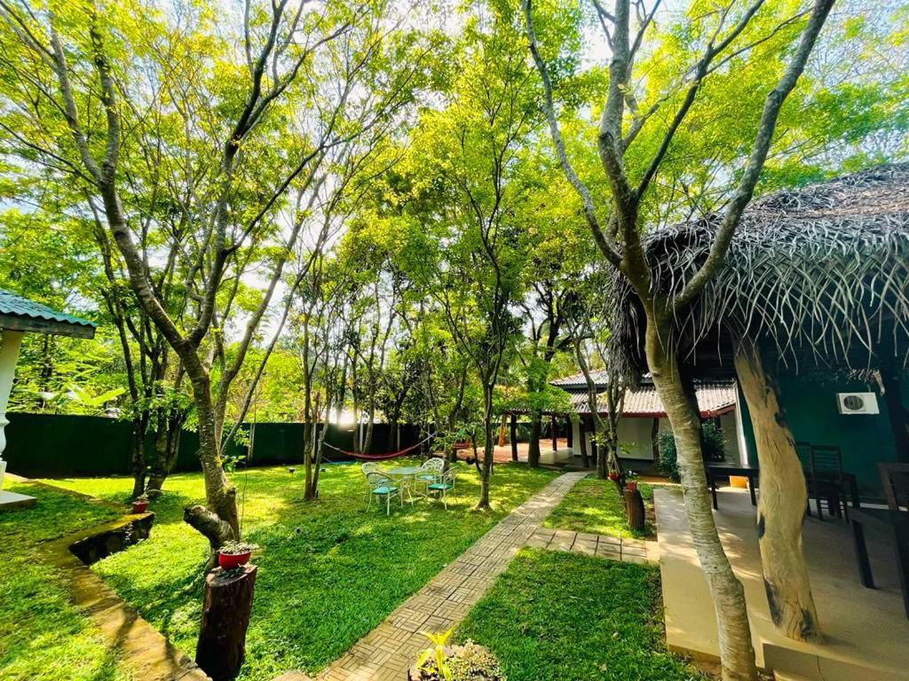 Kingfisher Resort Sigiriya Exterior photo