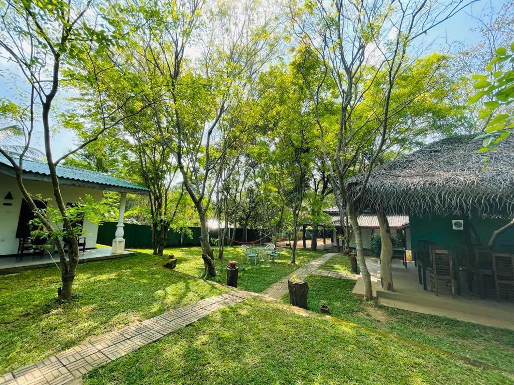 Kingfisher Resort Sigiriya Exterior photo