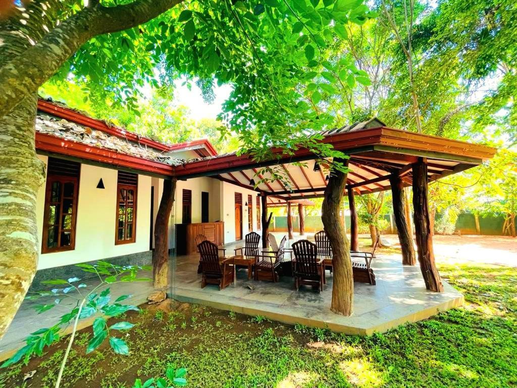 Kingfisher Resort Sigiriya Exterior photo