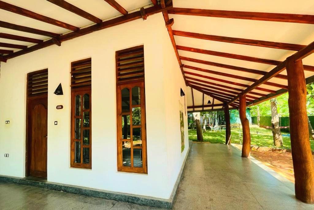 Kingfisher Resort Sigiriya Exterior photo
